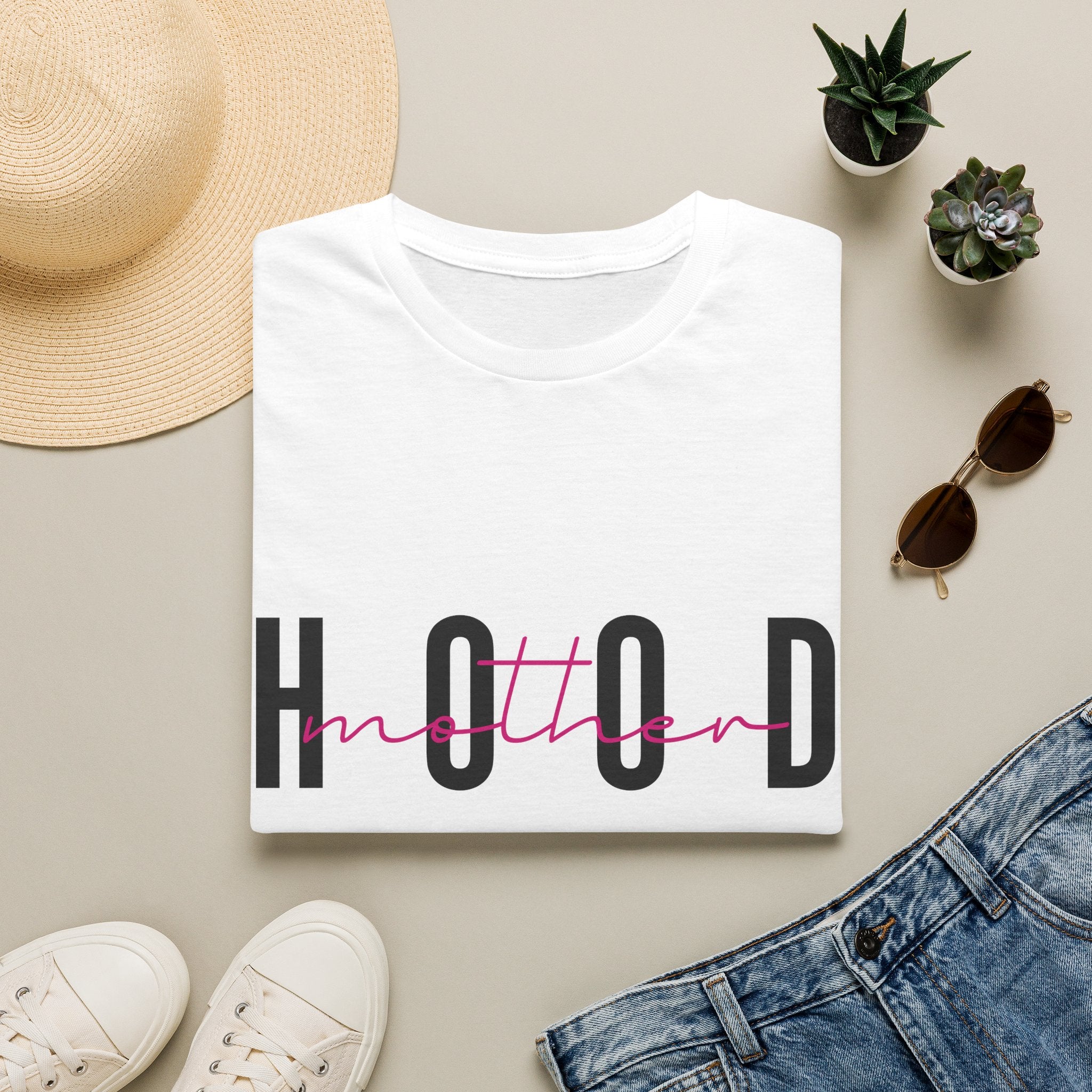 Hood Mum T-Shirt — Trendy 'HOOD' Script Graphic Tee for Mums