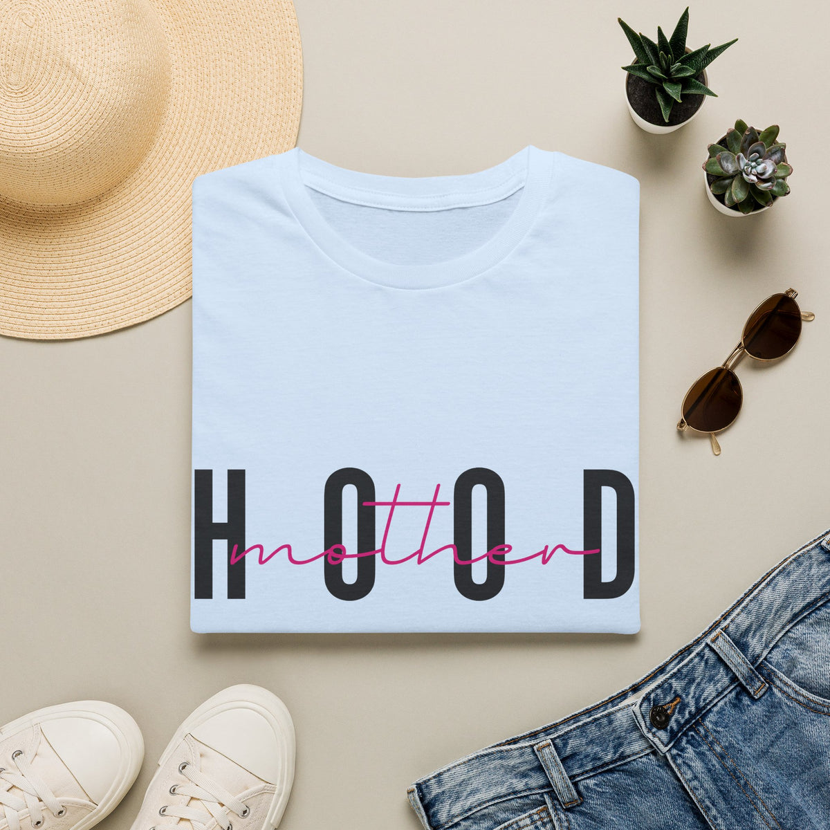 Hood Mum T-Shirt — Trendy 'HOOD' Script Graphic Tee for Mums