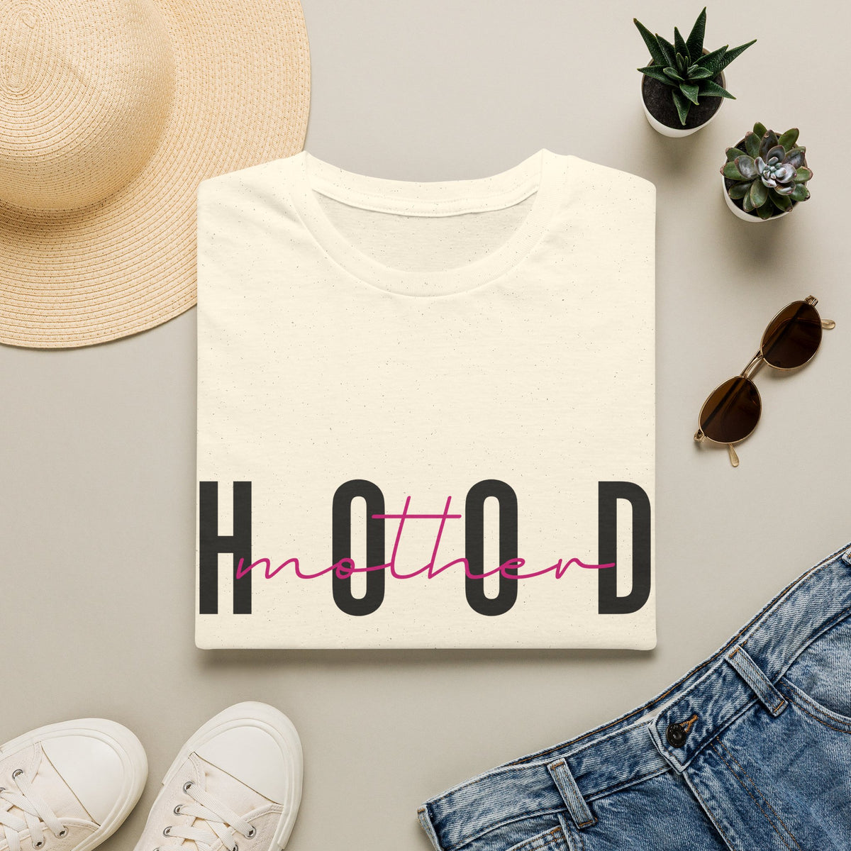 Hood Mum T-Shirt — Trendy 'HOOD' Script Graphic Tee for Mums